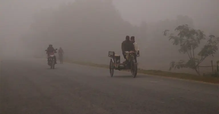 নওগাঁয় জেঁকে বসেছে শীত